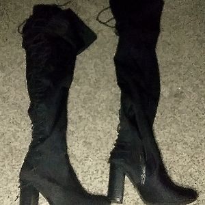 Thigh high lace up heeled 👢fire 🔥